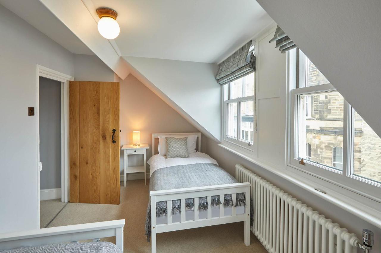 Host & Stay - Henderson House Уитби Экстерьер фото