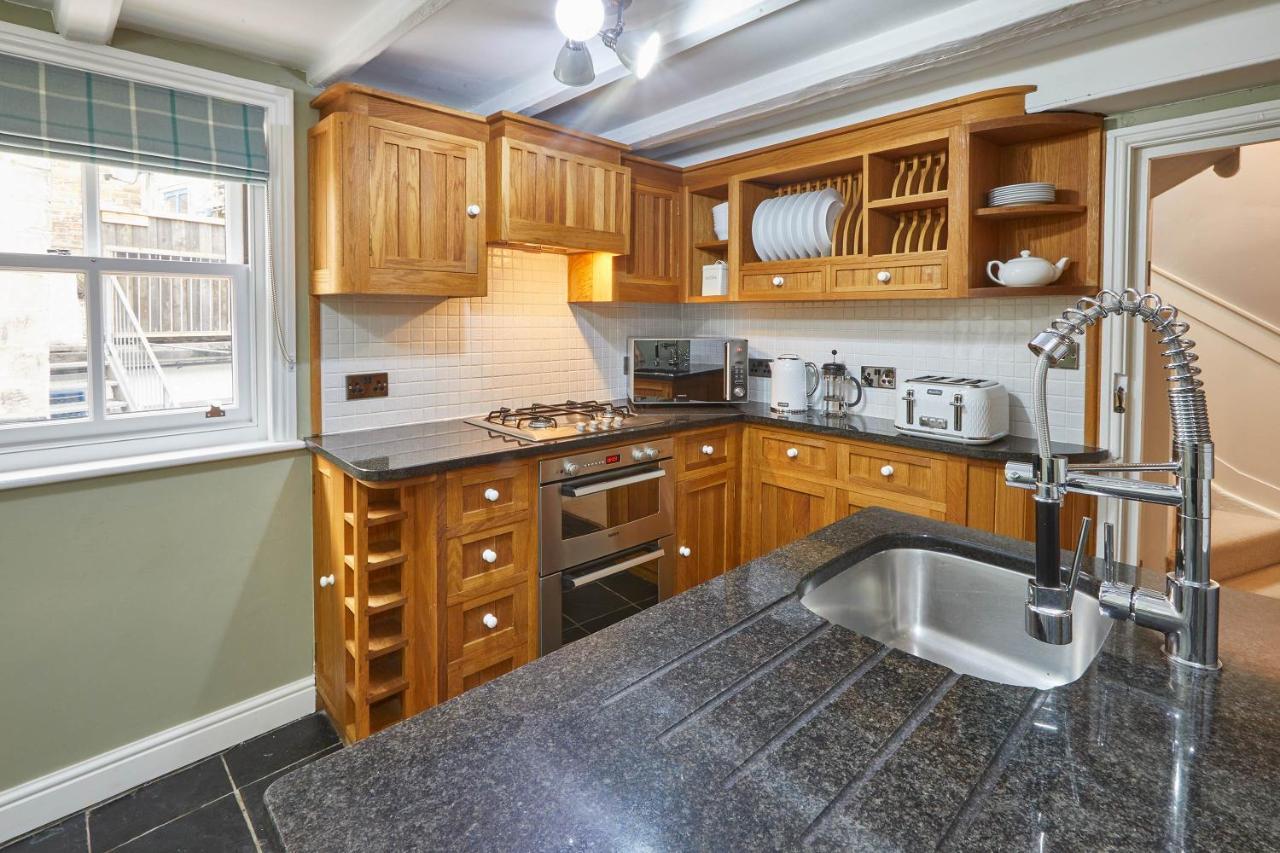 Host & Stay - Henderson House Уитби Экстерьер фото